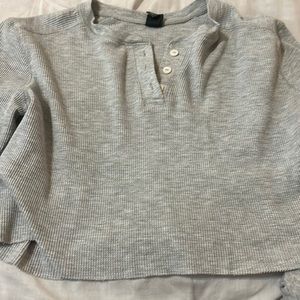 grey long sleeve with button up quarter